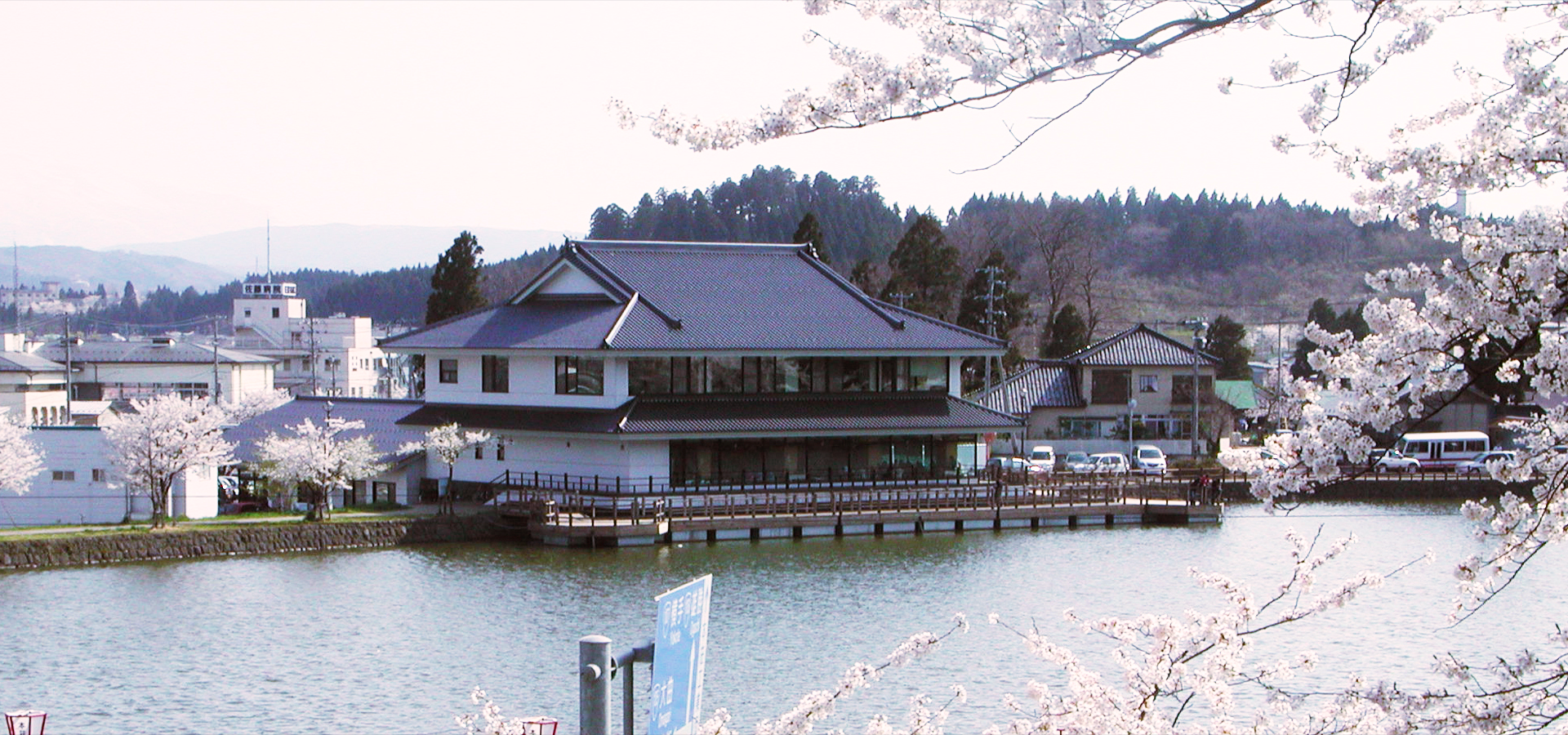 Tsuru Mai Onsen Distinctive Japanese-style Architecture with Castle-like Exterior!